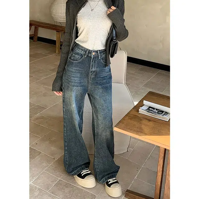 M JEANS STUDIOS 7 2025