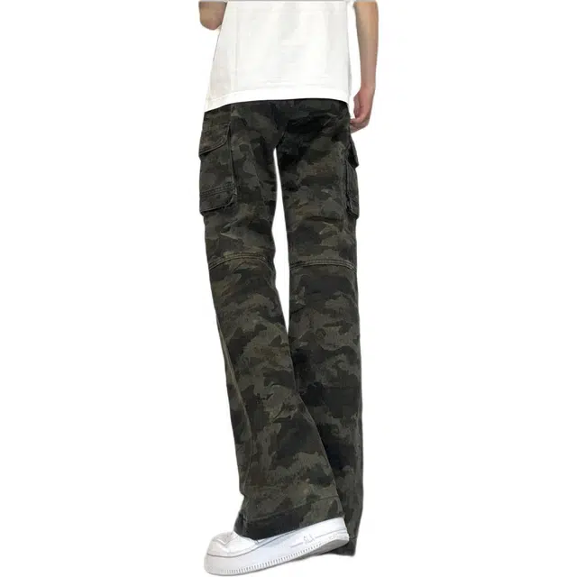 M JEANS STUDIOS 7