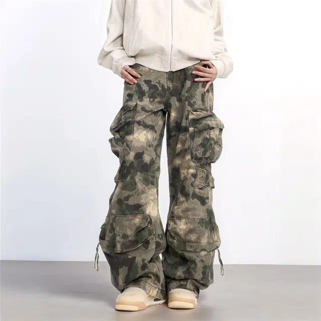 M JEANS STUDIOS 7