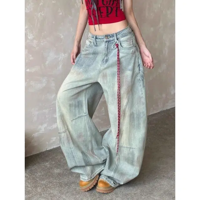 M JEANS STUDIOS 7 ins2025