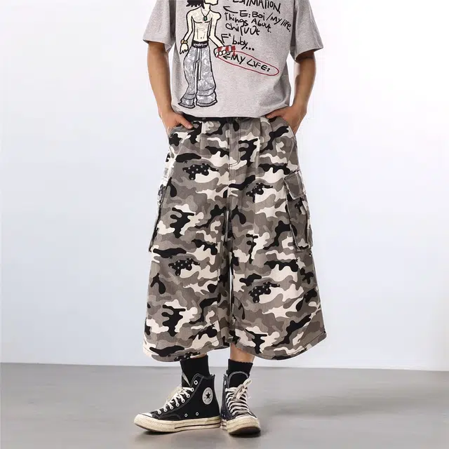 M JEANS STUDIOS 7
