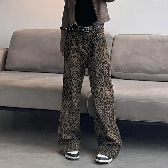 M JEANS STUDIOS 7 CleanFit
