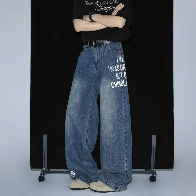 M JEANS STUDIOS 7