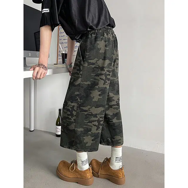 M JEANS STUDIOS 7