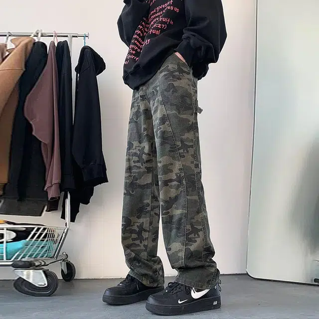 M JEANS STUDIOS 7