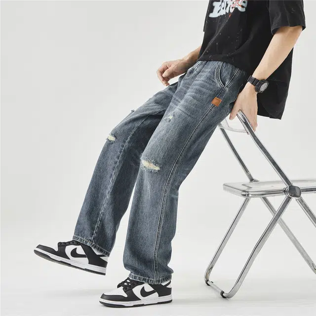 M JEANS STUDIOS 7