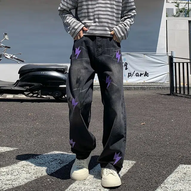 M JEANS STUDIOS 7