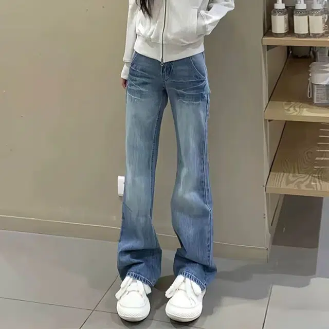 M JEANS STUDIOS 7
