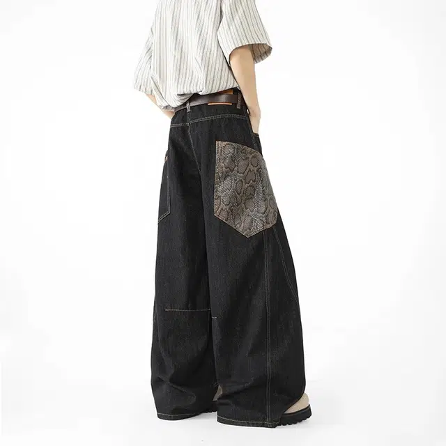 M JEANS STUDIOS 7