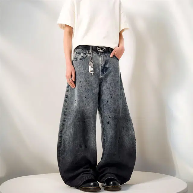 M JEANS STUDIOS 7