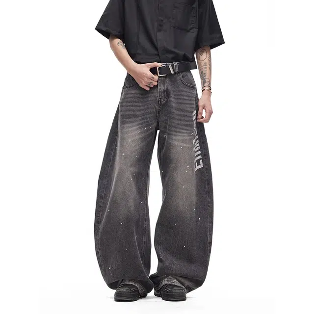 M JEANS STUDIOS 7