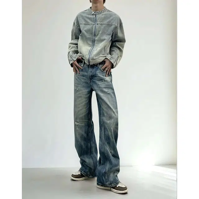 M JEANS STUDIOS 7