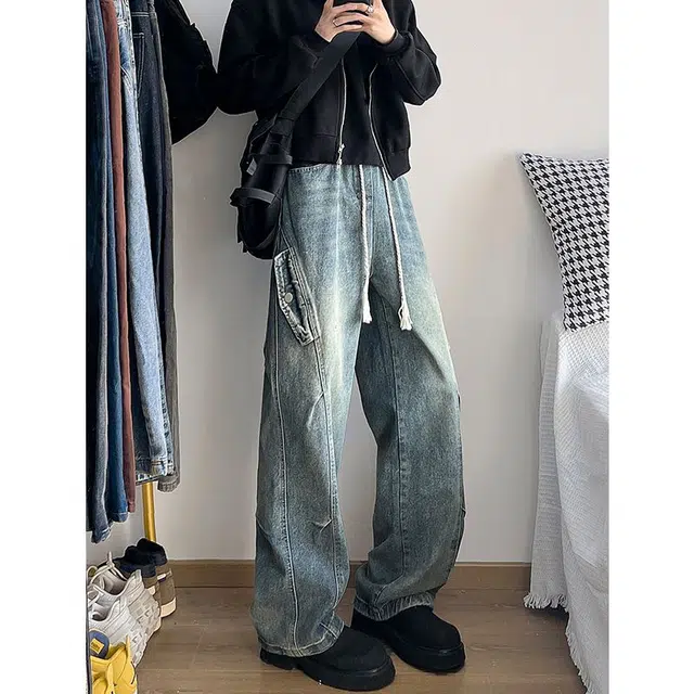 M JEANS STUDIOS 7
