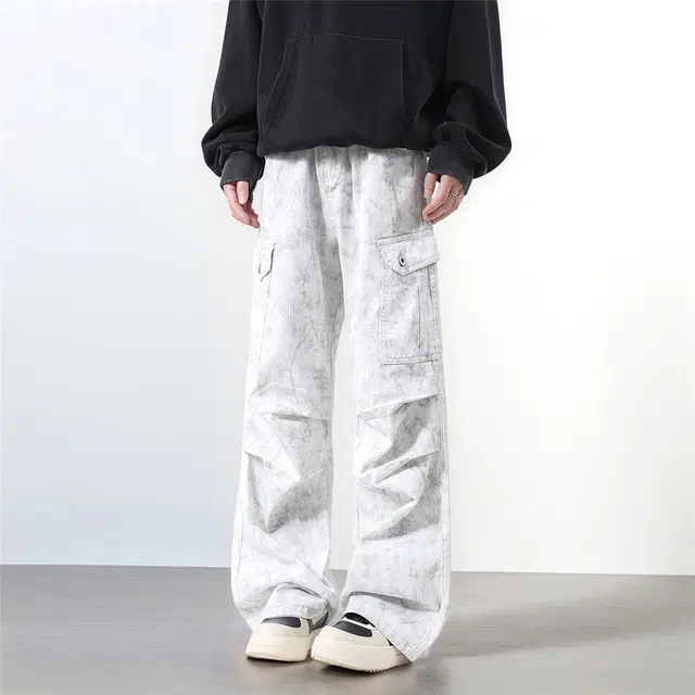 M JEANS STUDIOS 7
