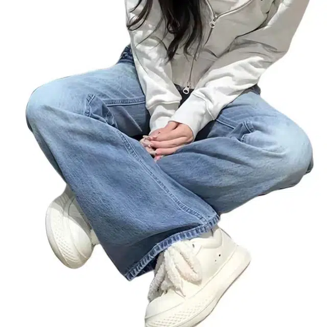 M JEANS STUDIOS 7