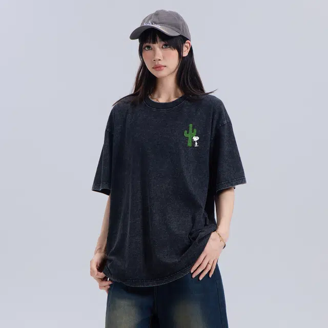 SNOOPY LogoT