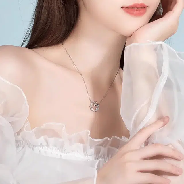 【S999足银纯银 在逃公主】 七好美银 梦幻蝴蝶结 精致轻奢时尚优雅 简约小众高级感设计 日常通勤百搭 琉璃 项链 女款