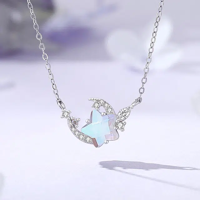 925