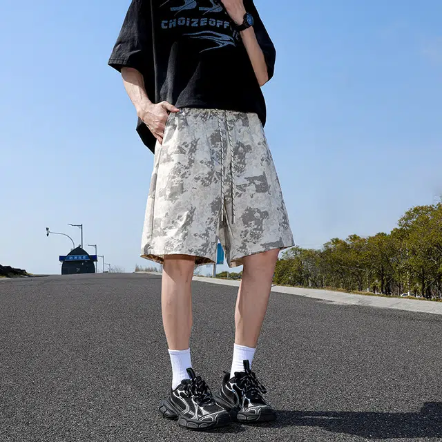 美式复古宽松高街痞帅迷彩满印户外透气薄款垂感阔腿百搭休闲短裤 男女同款