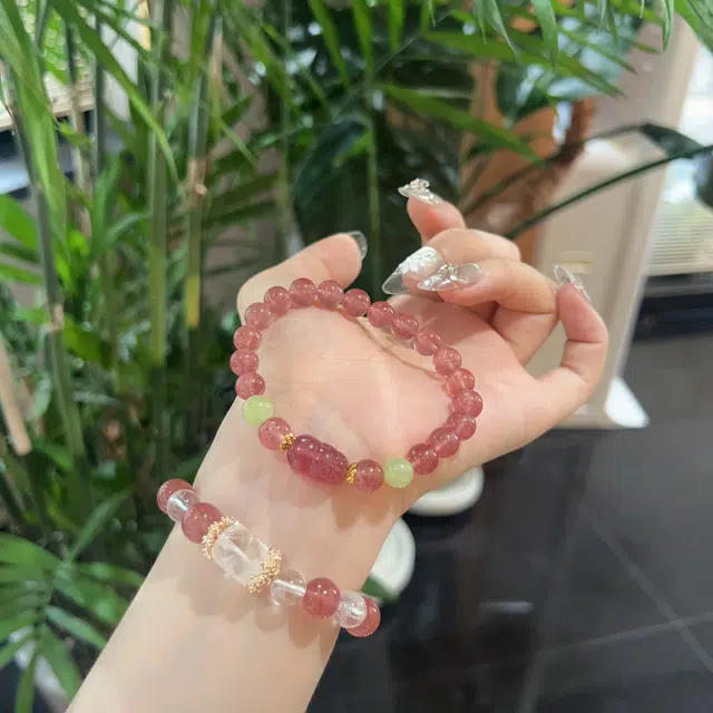 千叶珠宝 「粉韵藏灵·金环缀翠」宝宝貔貅瑞兽优雅可爱灵动贵气精致轻奢高级感小众设计款#好运天然 草莓晶 手串 男女同款情侣款