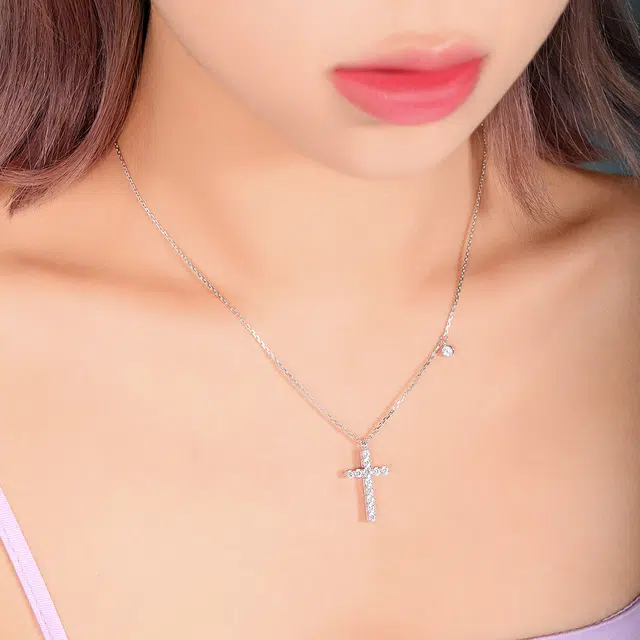 925