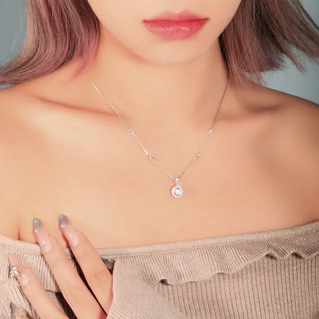 925