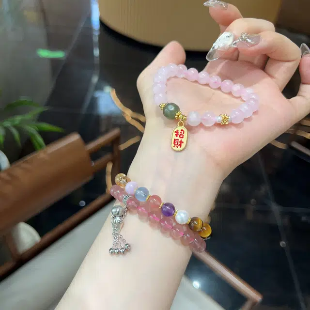 千叶珠宝 优雅可爱灵动招财福牌浪漫精致轻奢高级感小众设计款#好运天然 粉水晶 手串 男女同款情侣款