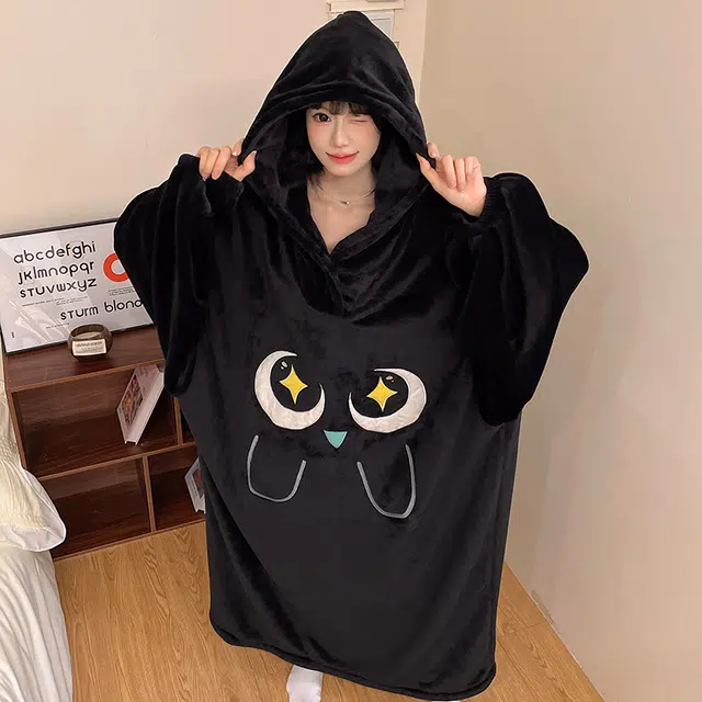 俞兆林 可爱搞怪卡通高级感柔软保暖法兰绒连帽中长裙宽松长袖家居服睡裙 秋冬季 女款