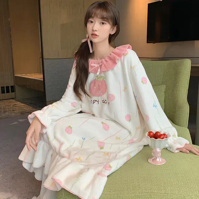 俞兆林 高级感甜美卡通圆领柔软法兰绒长袖中长裙可爱少女学生舒适家居服睡裙 秋冬季 女款