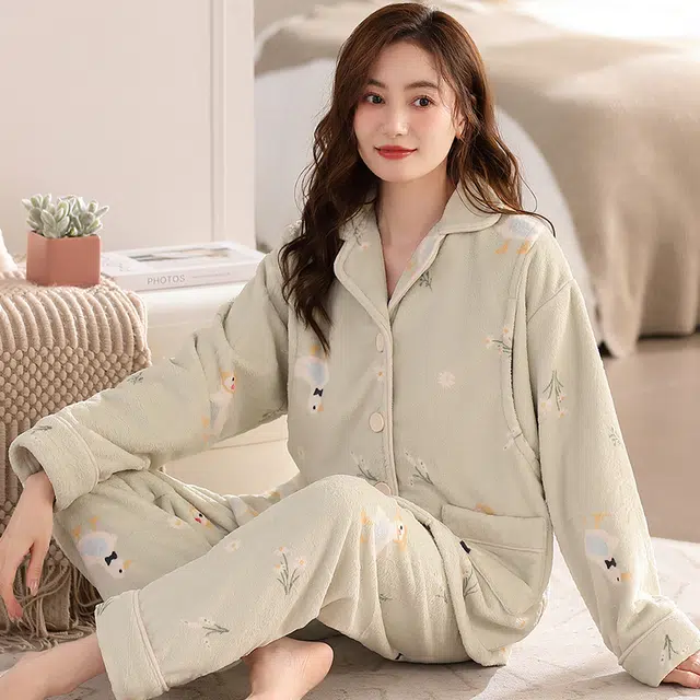 俞兆林 超火宝妈同款高级感时尚卡通柔软保暖法兰绒可调节裤腰宽松月子服便捷哺乳口家居服睡衣套装 秋冬季 女款