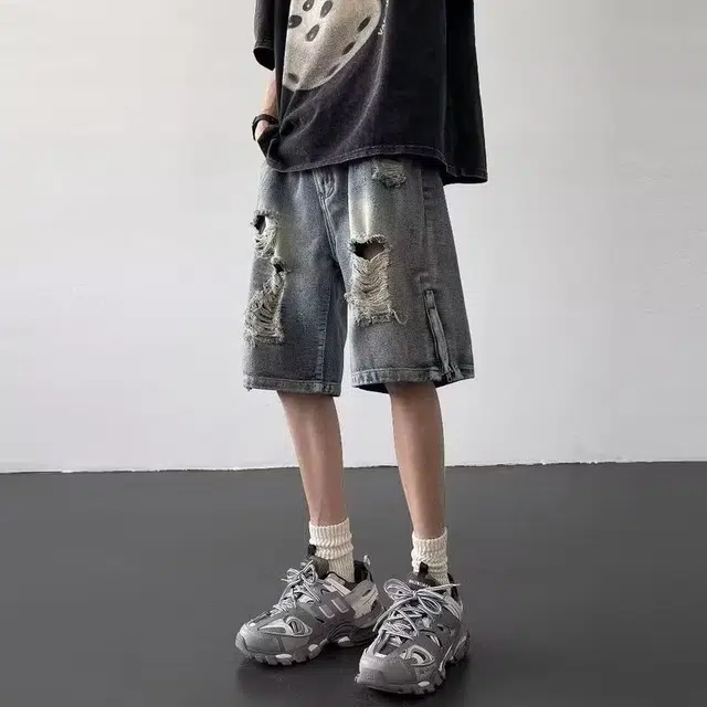 木木兔 美式复古破洞潮牌休闲百搭阔腿小众设计五分牛仔短裤 男款