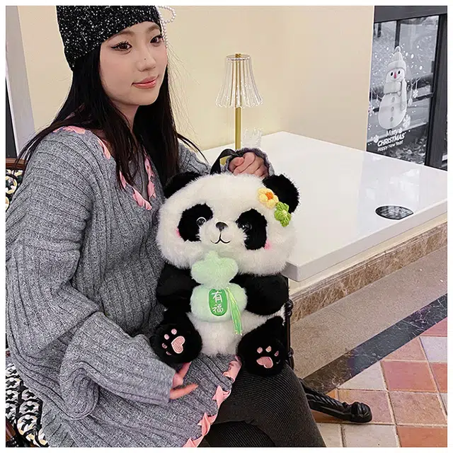 绿野客 可爱熊猫 花花女卡通抱发财苹果 包包轻便背包 旅游小 萌宠陪伴玩偶 尼龙 双肩包 中号 黑色