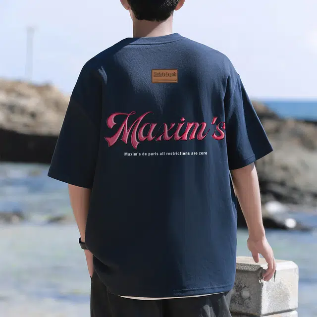 maxim's de paris LOGOT