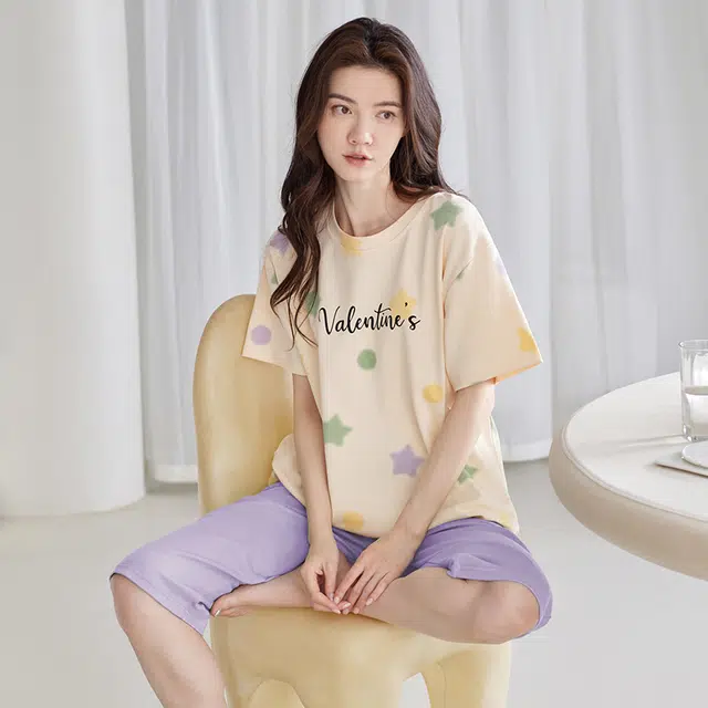 黛尔佳人 带胸垫短袖七分裤清新时尚透气吸汗夏季睡衣套装 女款