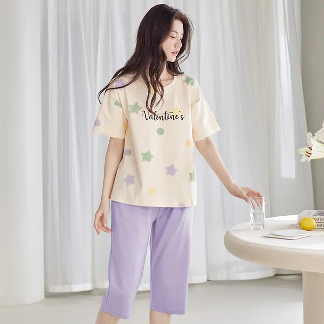 黛尔佳人 带胸垫短袖七分裤清新时尚透气吸汗夏季睡衣套装 女款