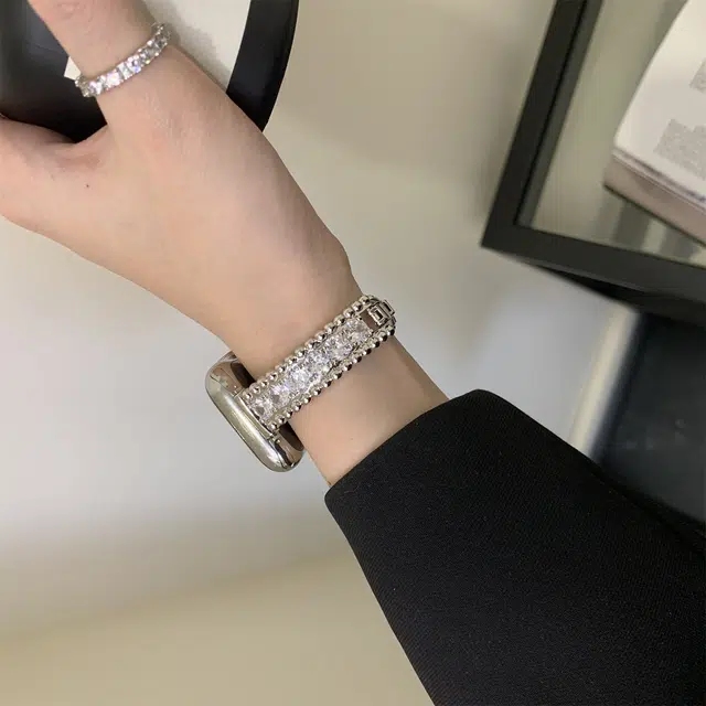 apple watch S102