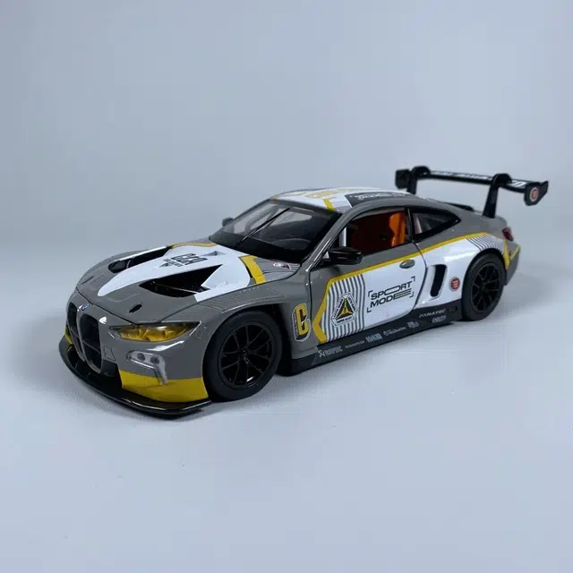 124M4 GT3