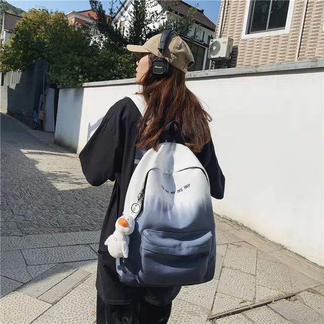 南潇湘 小清新休闲高颜值精美潮版韩版百搭书包 尼龙布 双肩包 常规 男女同款情侣款 灰色卡其色绿色蓝色