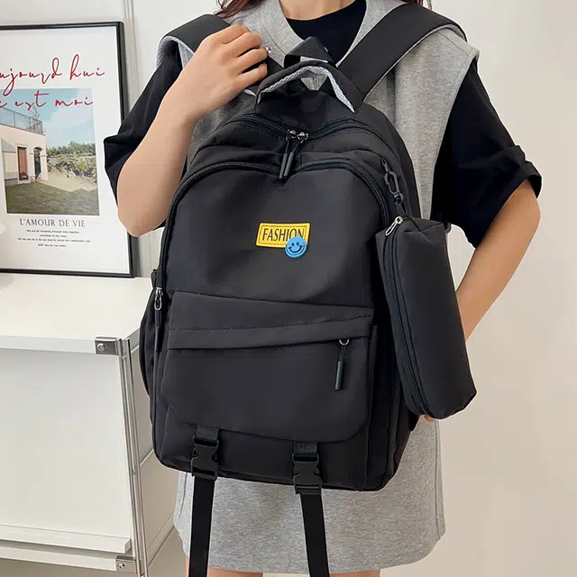 南潇湘 撞色系轻便百搭个性气质高级感潮流时尚学生上课书包 尼龙布 背包双肩包 男女同款情侣款 黑色/红色/紫罗兰/蓝色