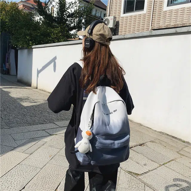 南潇湘 小清新休闲高颜值精美潮版韩版百搭书包 尼龙布 双肩包 常规 男女同款情侣款 灰色卡其色绿色蓝色