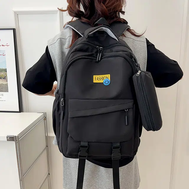 南潇湘 撞色系轻便百搭个性气质高级感潮流时尚学生上课书包 尼龙布 背包双肩包 男女同款情侣款 黑色/红色/紫罗兰/蓝色