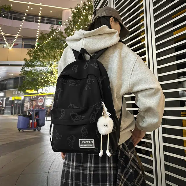 南潇湘 百搭防水纯色简约小清新初中生高中生大学生上课书包反光蝴蝶休闲背包 尼龙 双肩包 男女同款情侣款 黑色/绿色/米色/粉色/蓝色