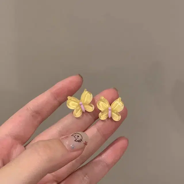 饰之颜 甜美可爱奶呼呼的黄色小蝴蝶 适合夏天的多巴胺彩色小众设计感高级#好运 合金 耳环 女款