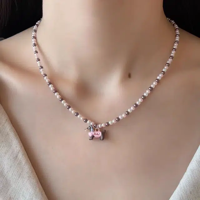 饰之颜 简约时尚粉色腊肠小狗珍珠 爱心少女感百搭 轻奢高级感小众甜美气质独特个性颈链 合金 项链 女款