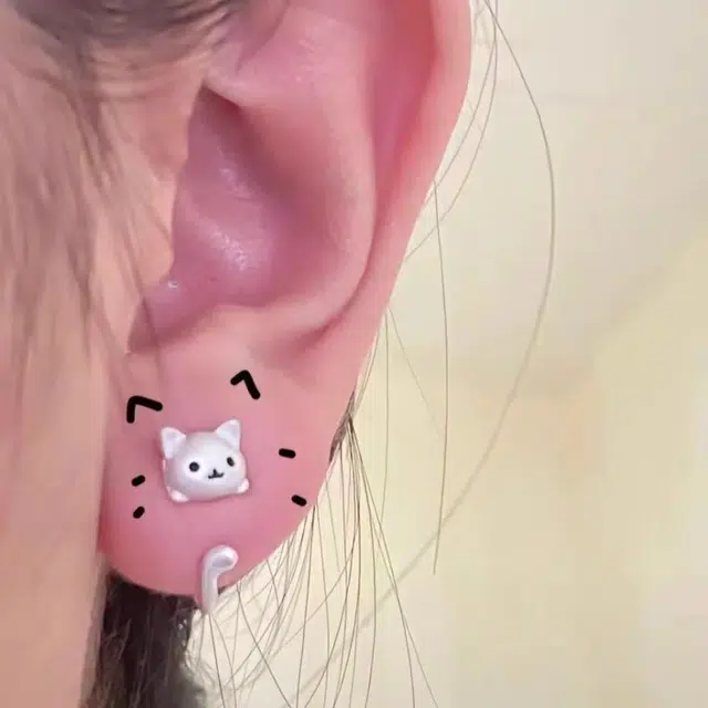 饰之颜 清新韩式小猫蝴蝶结猫爪 个性小众设计甜美可爱小尾巴森系气质时尚日常通勤百搭#好运 合金 耳钉 女款