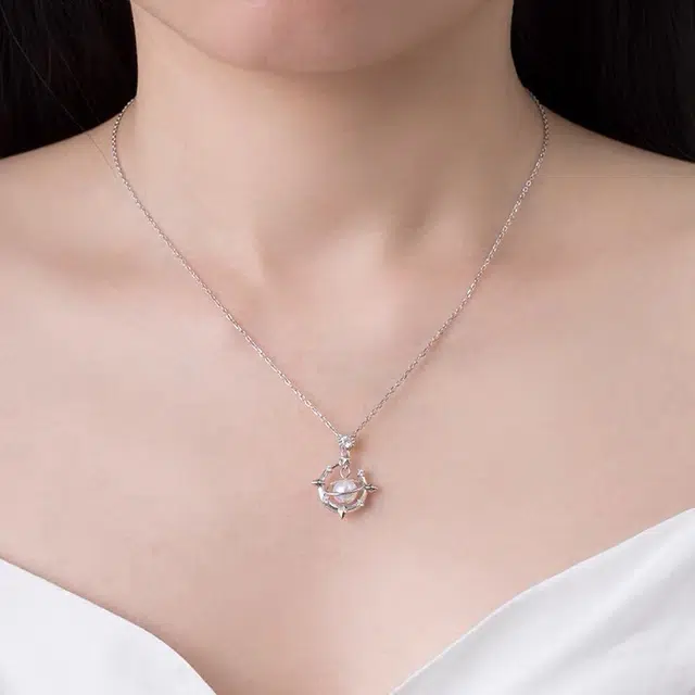 925