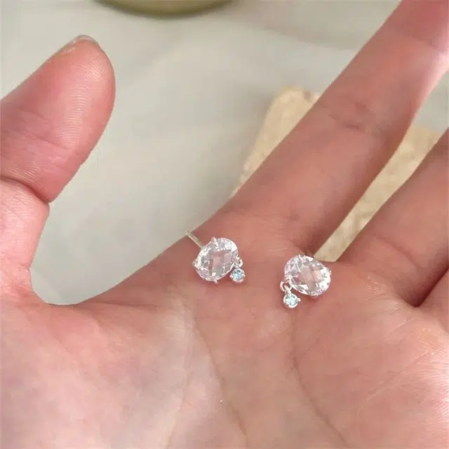 饰之颜 轻奢风清透耳钉小众设计时尚百搭简约日常精致配饰 合金 耳环 男女同款情侣款