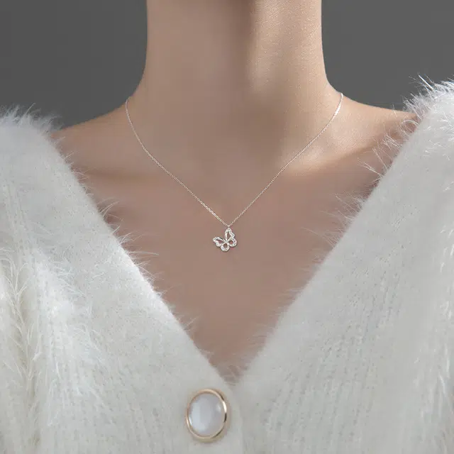 925