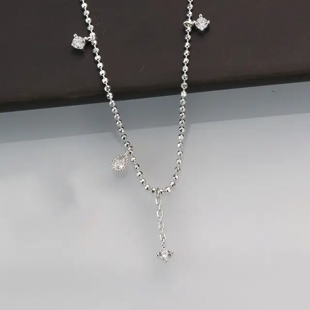 925