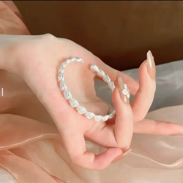饰之颜 花开富贵 有钱花 一圈玫瑰花新中式复古民族风轻奢优雅复古高级感实心开口可调节好运 合金 手镯 女款